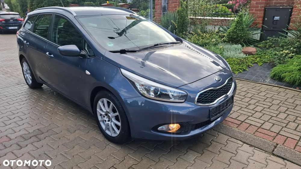 Kia Ceed 1.6 GDI Fifa World Cup Edition - 6