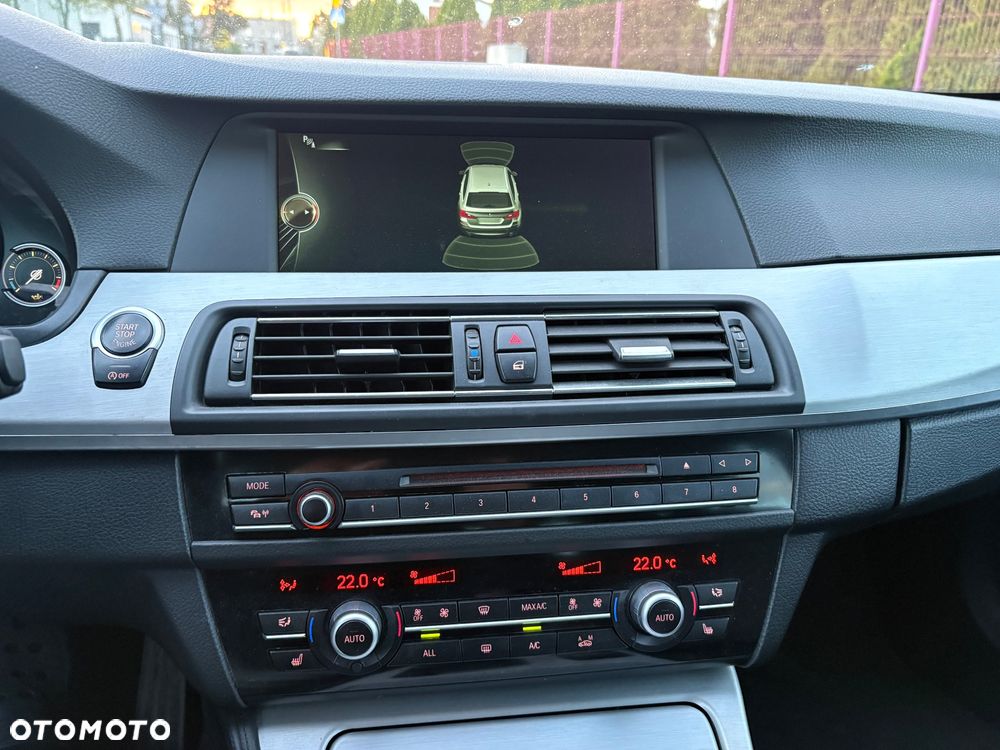 BMW Seria 5 525d Sport-Aut Modern Line - 15