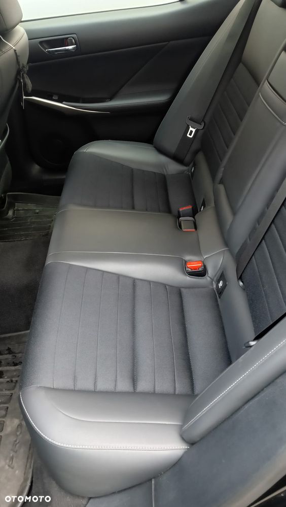 Lexus IS 300h Elite - 14