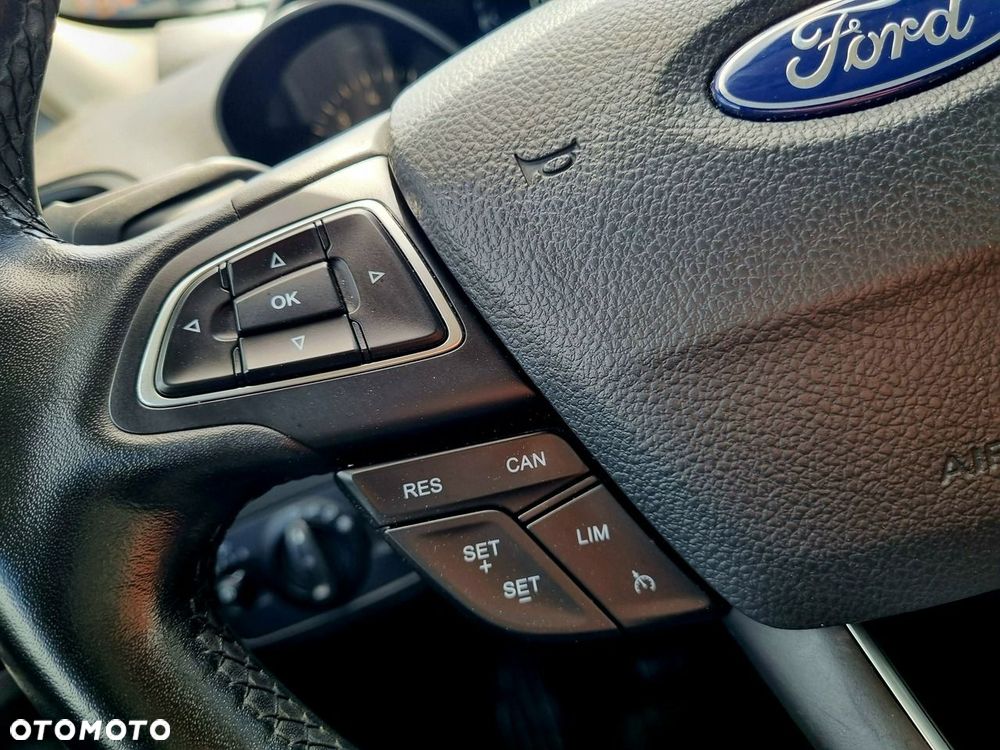 Ford Kuga 1.5 EcoBoost 2x4 Titanium - 17