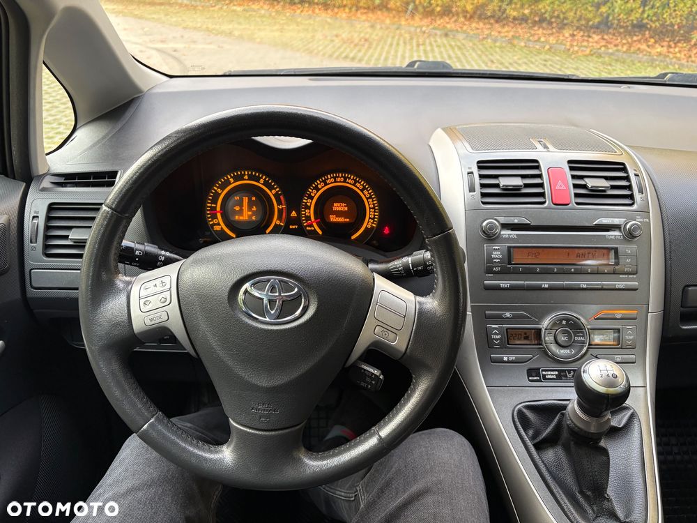 Toyota Auris - 15