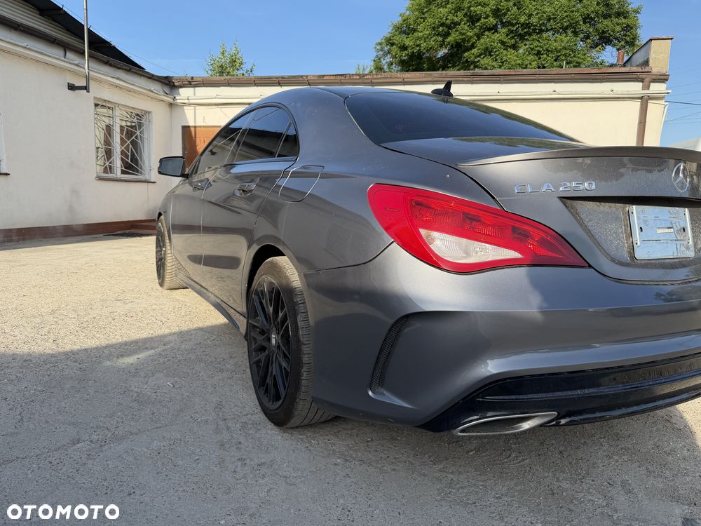 Mercedes-Benz CLA 250 AMG Line 7G-DCT - 11