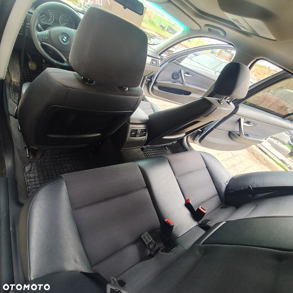 BMW Seria 3 320i - 12