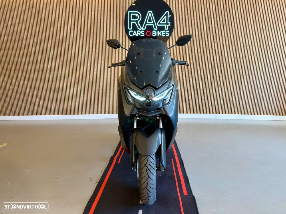 Yamaha NMAX - 13