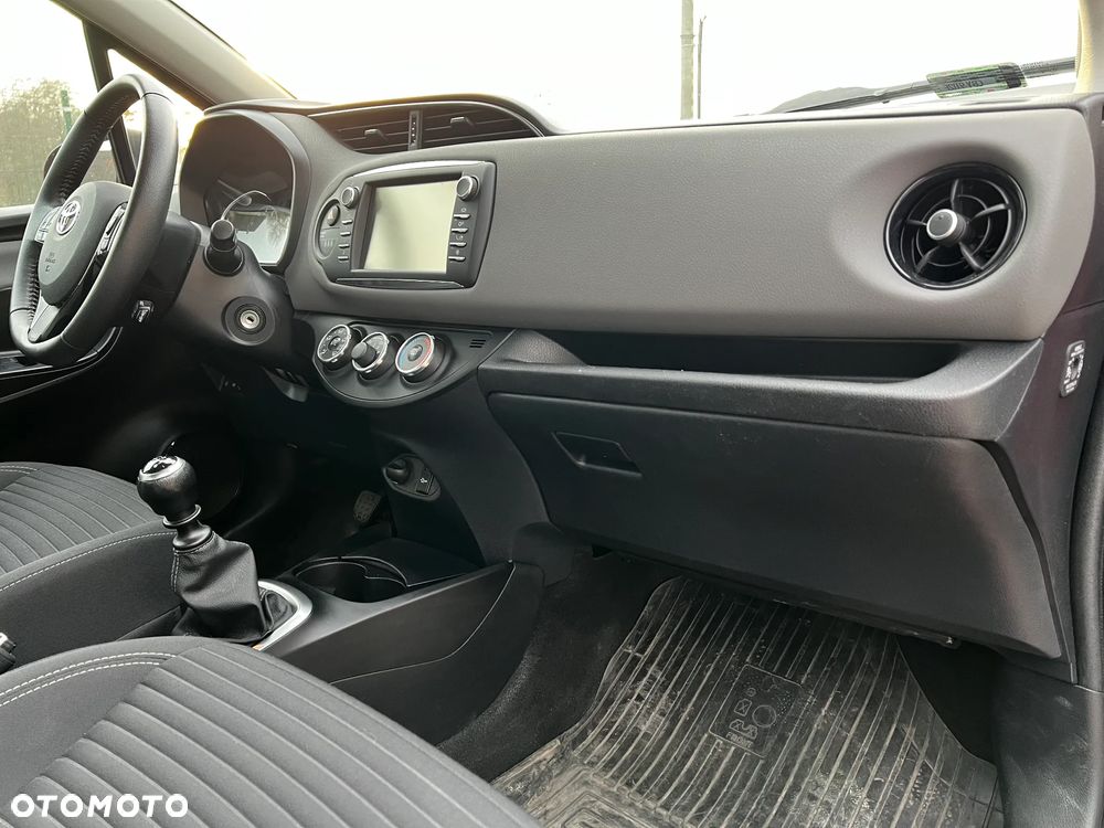 Toyota Yaris 1.5 Premium - 14