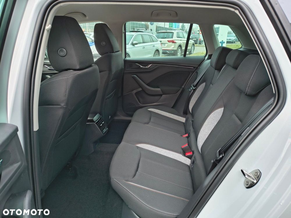 Skoda Kamiq 1.0 TSI Selection DSG - 17