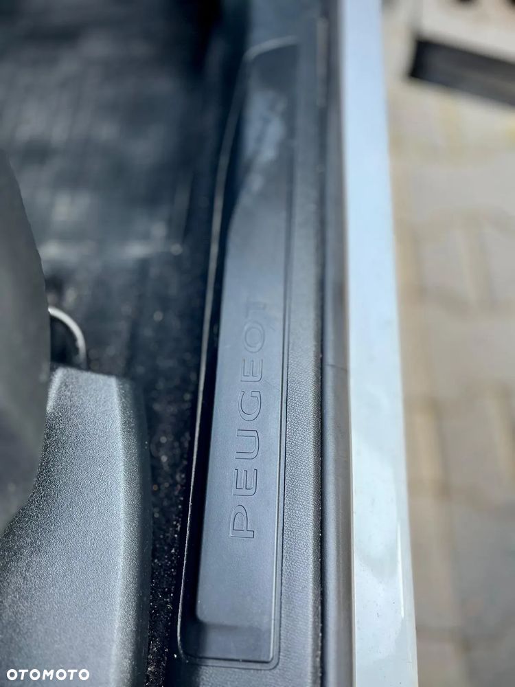 Peugeot 5008 1.6 BlueHDi Allure 7os - 14