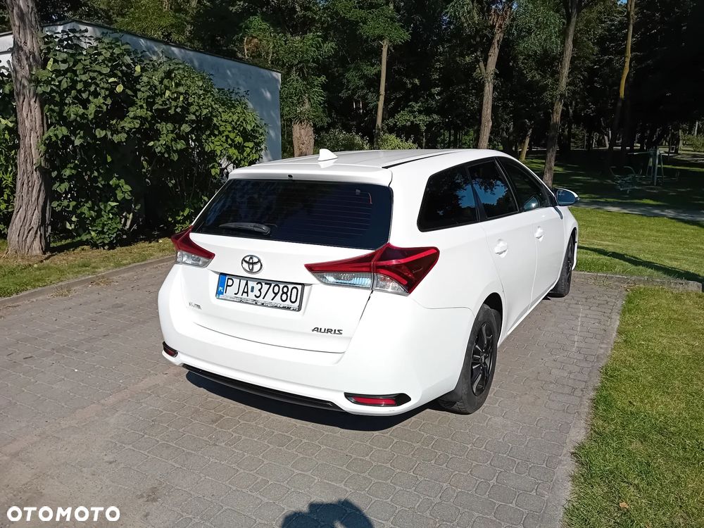 Toyota Auris 1.33 VVT-i Active - 4