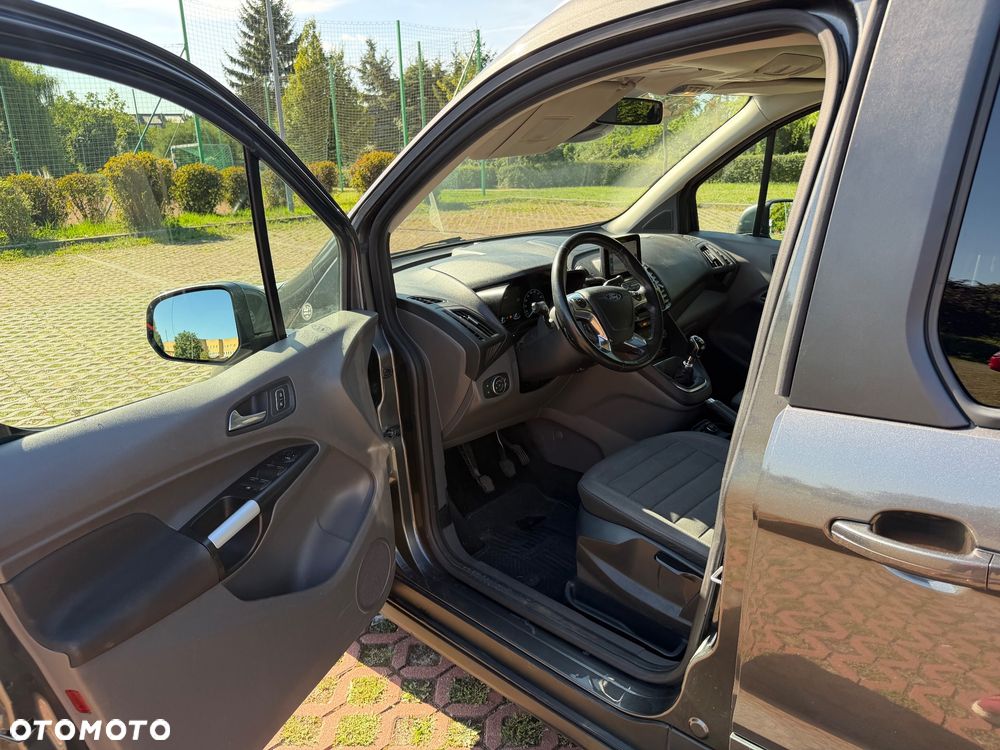 Ford Tourneo Connect Grand - 21