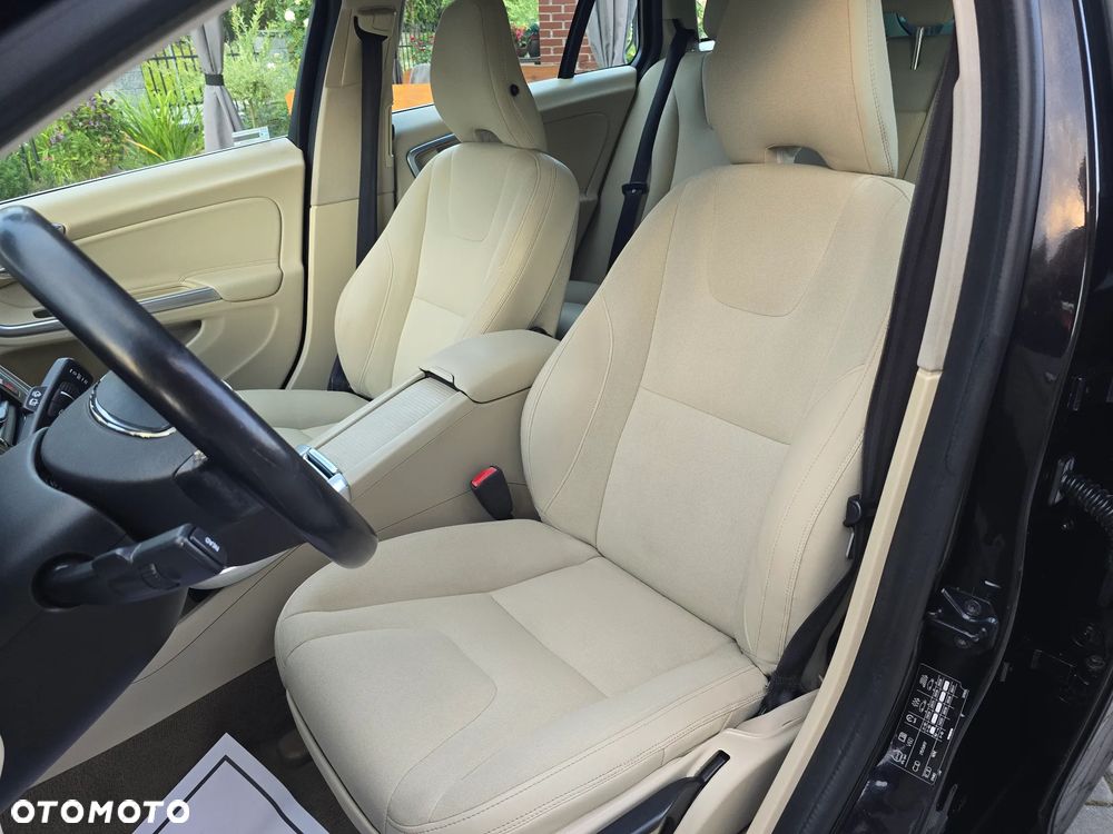 Volvo V60 D3 Summum - 35