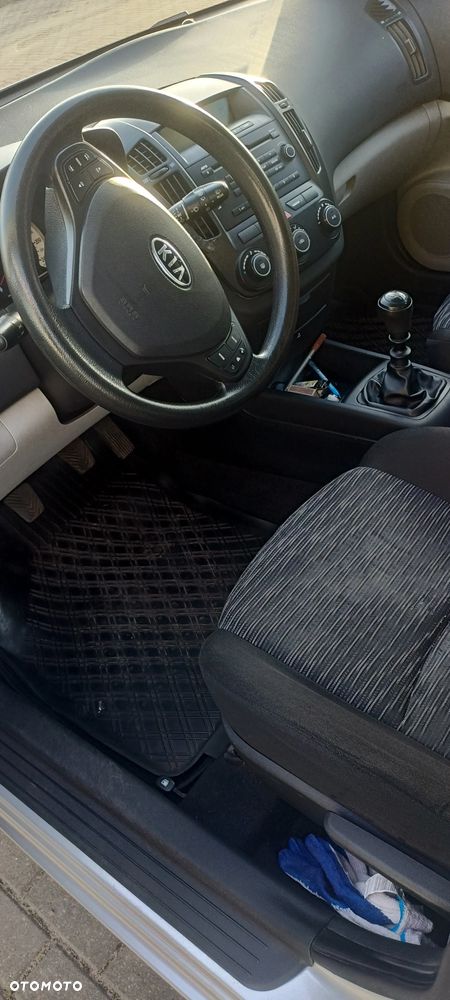 Kia Ceed 1.4 Comfort + - 8