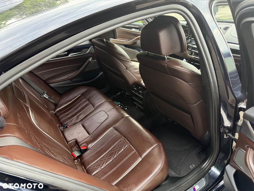 BMW Seria 5 M550i xDrive sport - 7