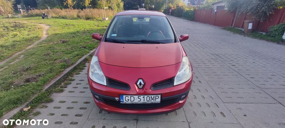Renault Clio 2007 photo 2