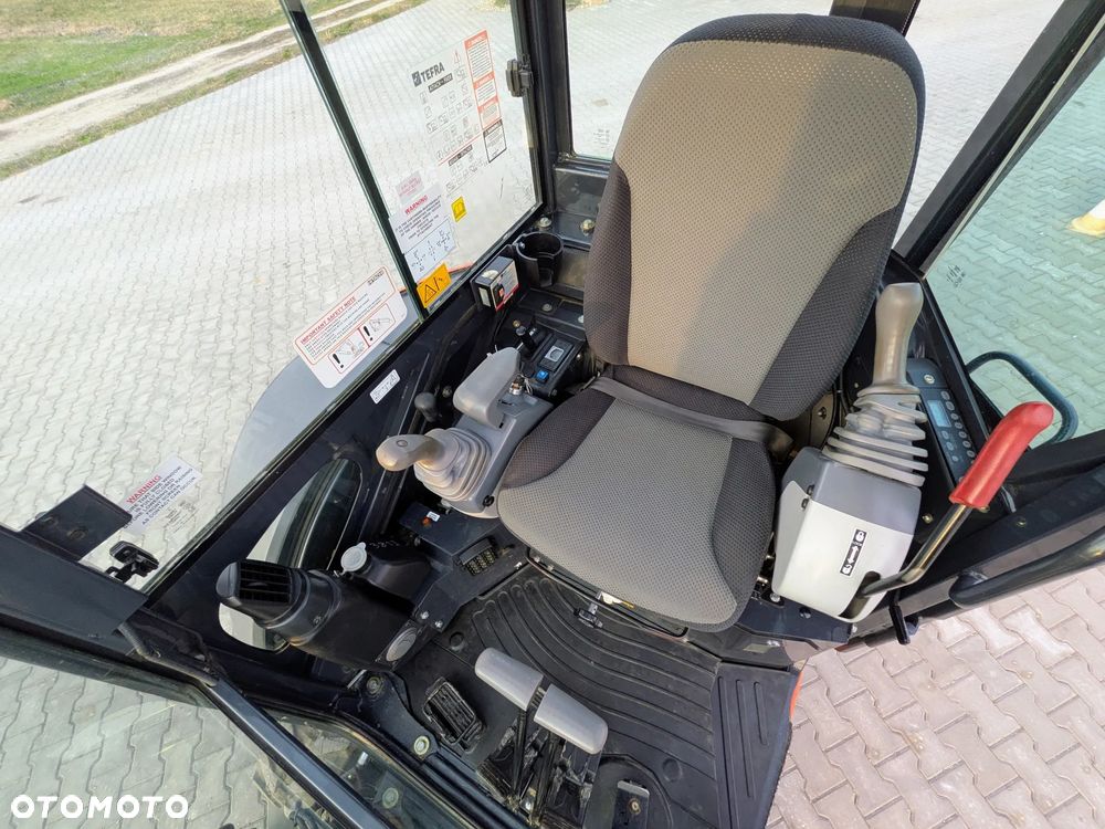 Hitachi ZX26 - 9