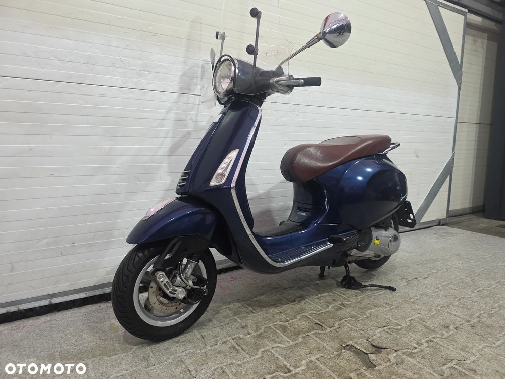 Piaggio Vespa - 2
