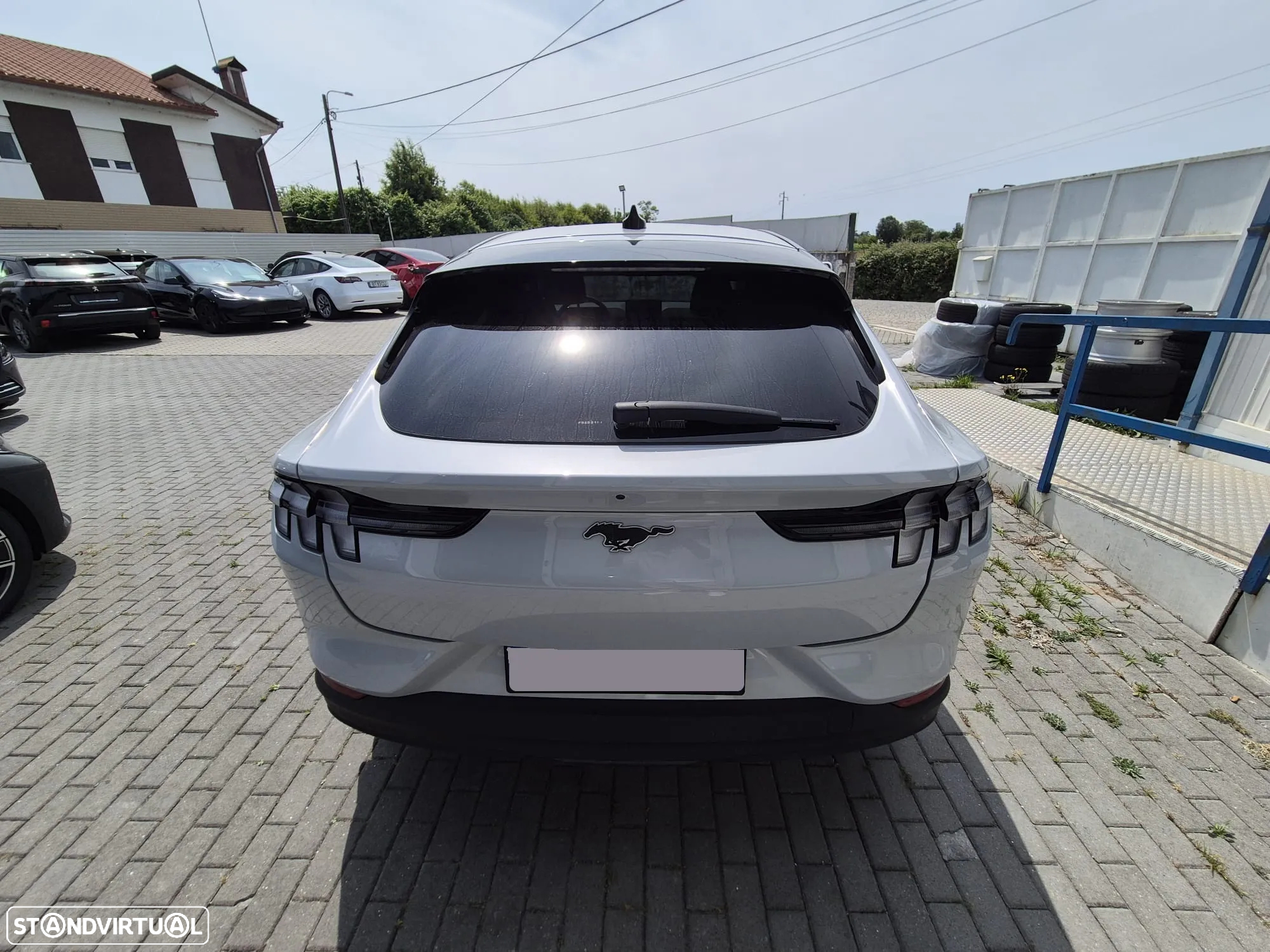 Ford Mustang Mach-E 75.7 kWh Base - 4