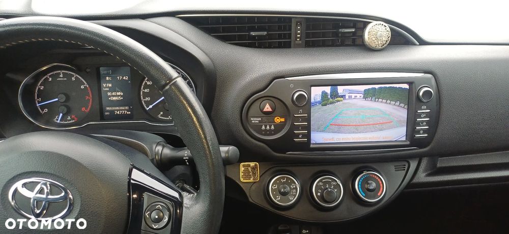 Toyota Yaris 1.5 Premium - 17