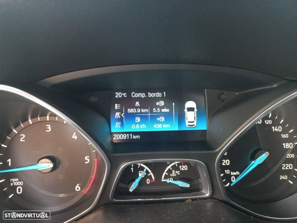 Ford Focus SW 1.5 TDCi EcoBlue Business - 19