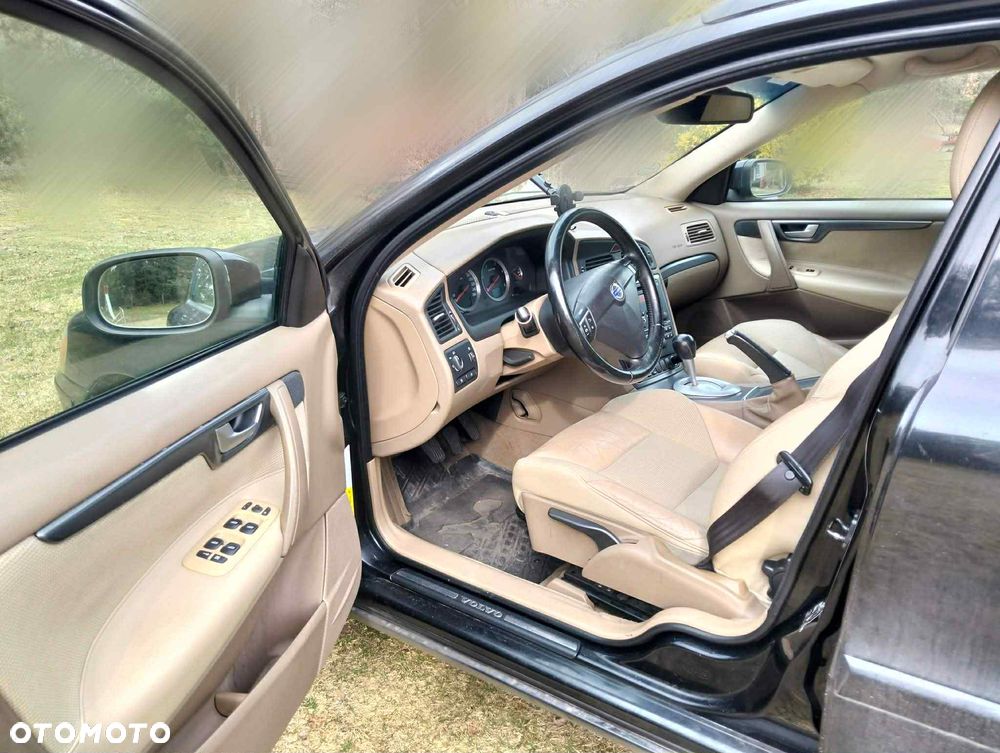 Volvo V70 D5 AWD Momentum - 5