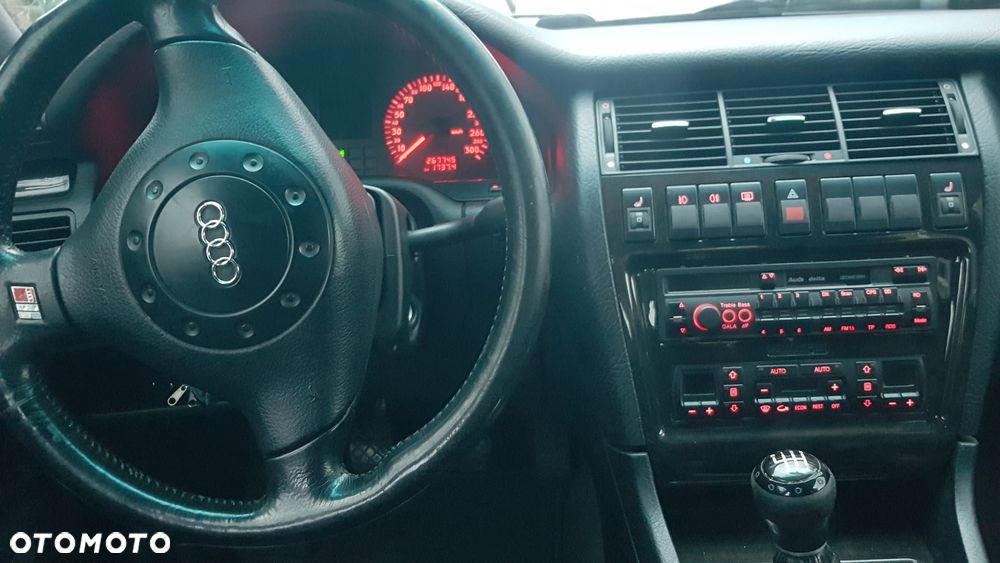 Audi S8 4.2 Quattro - 22