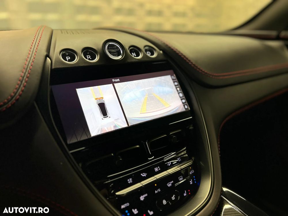 Aston Martin DBX - 22
