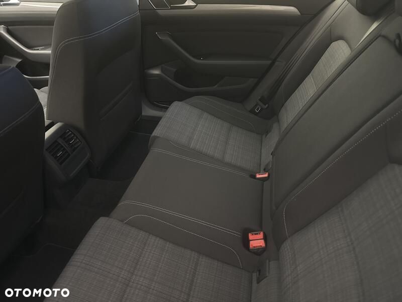 Volkswagen Passat 2.0 TDI Business DSG - 21
