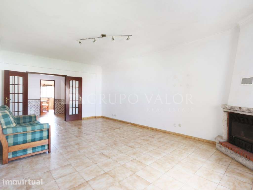 Apartamento T2 com Arrecadação, em Mem Martins - Grande imagem: 2/25
