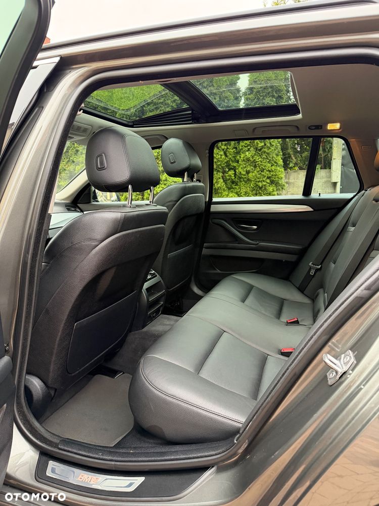 BMW Seria 5 520d Luxury Line - 23