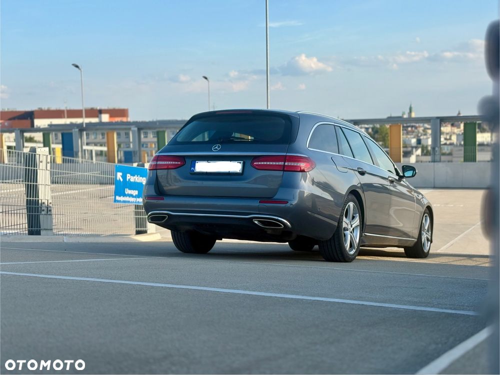Mercedes-Benz Klasa E 400 4Matic 9G-TRONIC Avantgarde - 11