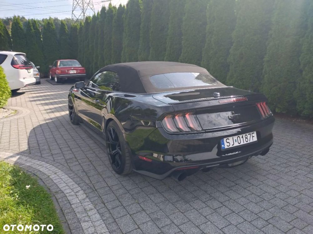 Ford Mustang 5.0 V8 GT - 10