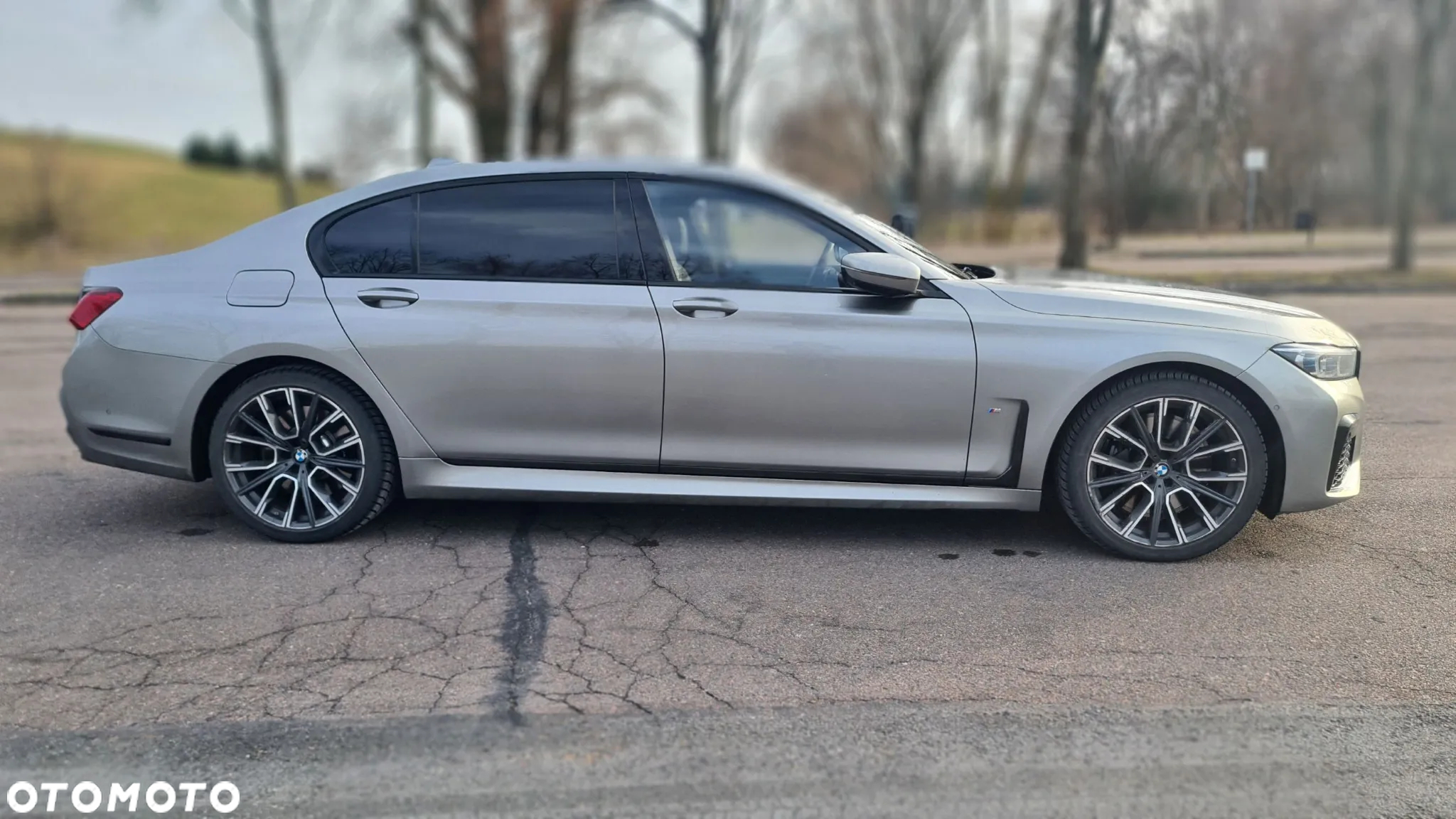 BMW Seria 7 750Li xDrive sport - 28
