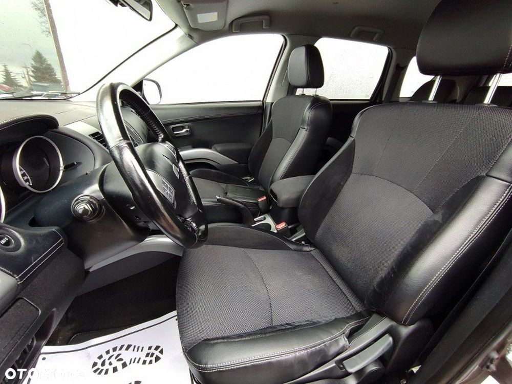 Mitsubishi Outlander - 9