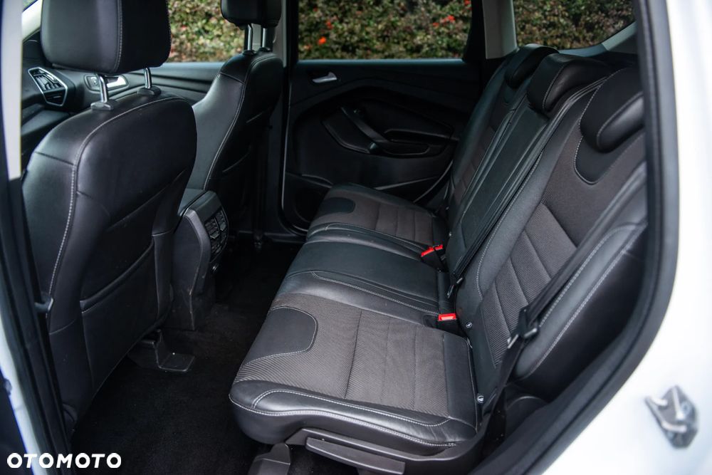 Ford Kuga 2.0 TDCi 4x4 Titanium - 23