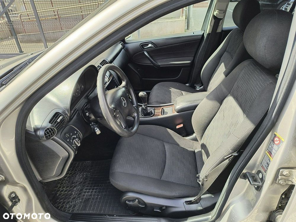 Mercedes-Benz Klasa C 200 CDI Classic - 10