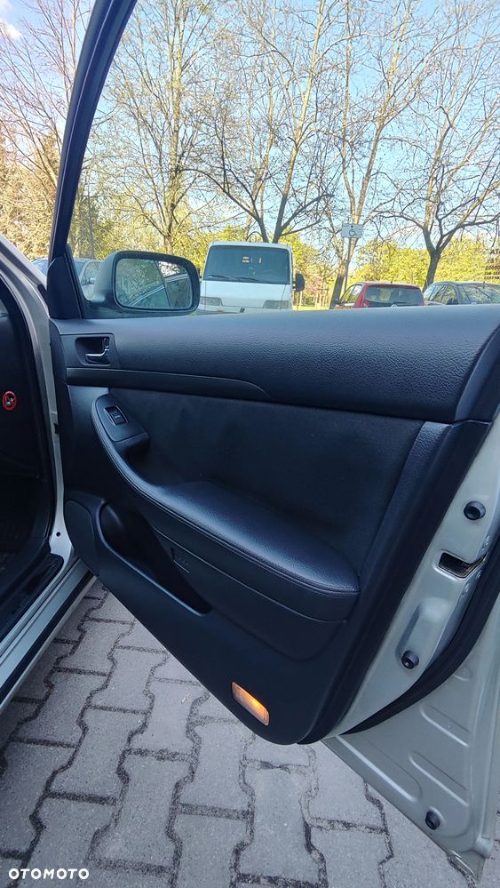 Toyota Avensis 1.8 VVT-i Sol - 10