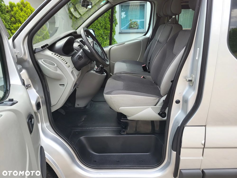 Opel Vivaro - 8