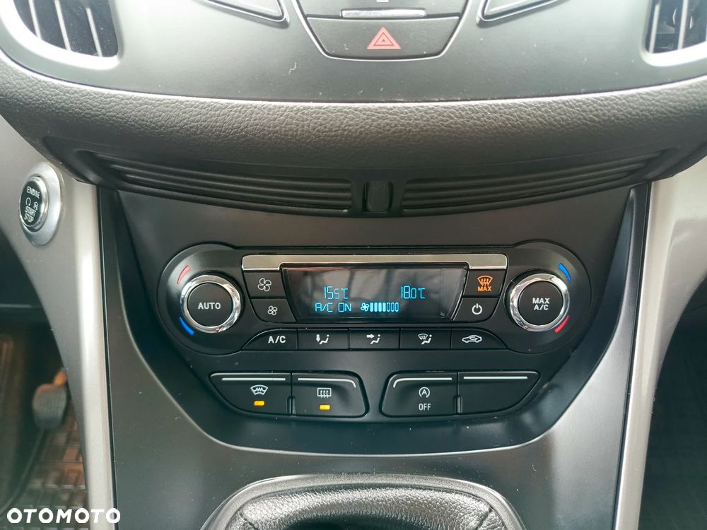 Ford Kuga 2.0 TDCi 2x4 Titanium - 18