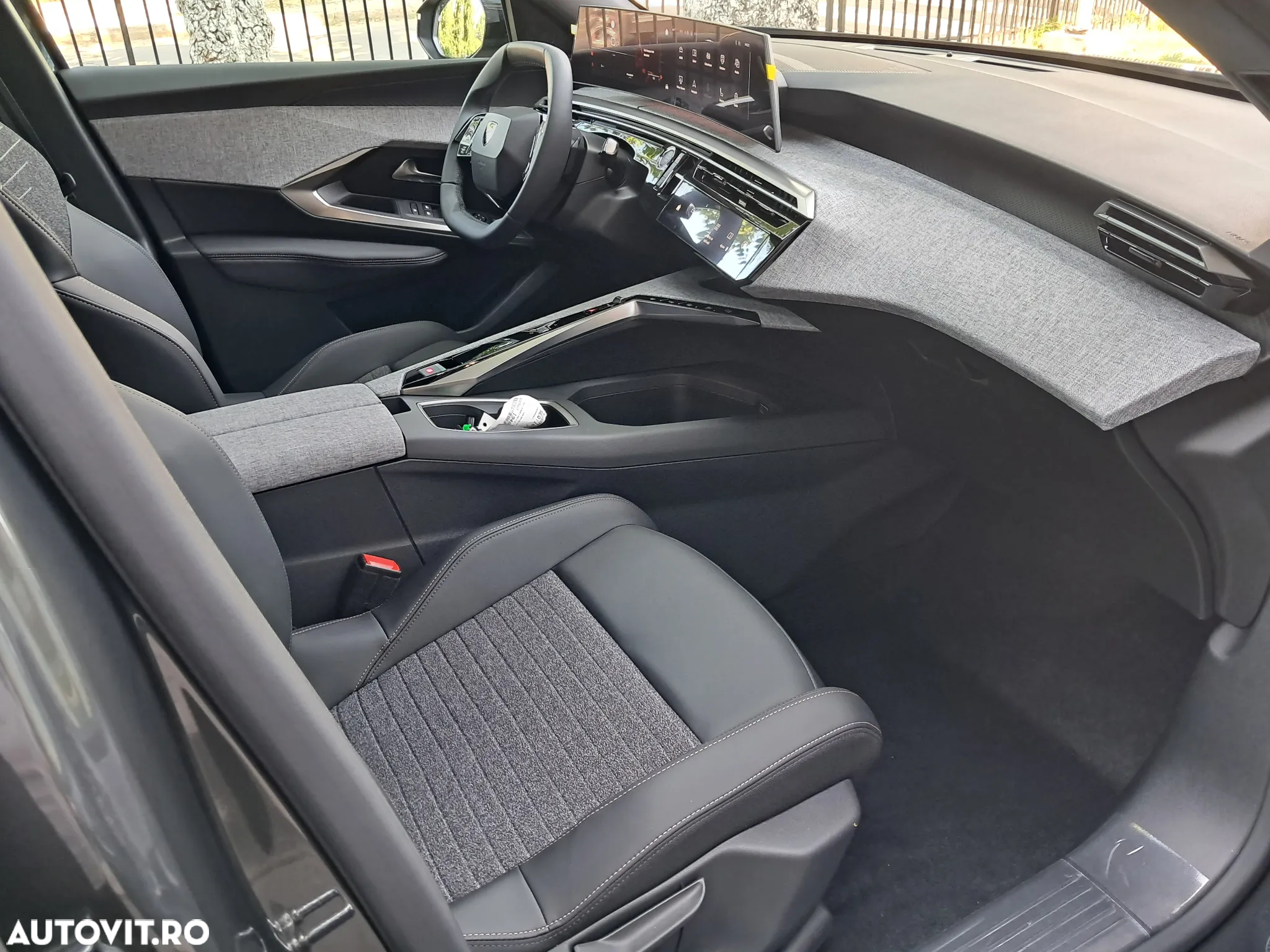 Peugeot 3008 Hybrid 145 e-DSC6 Allure - 22