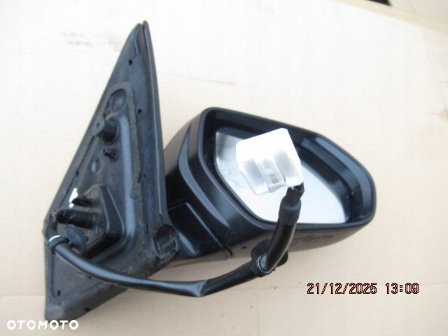 lusterko prawe toyota yaris iv 20- 8 pin eur - 2