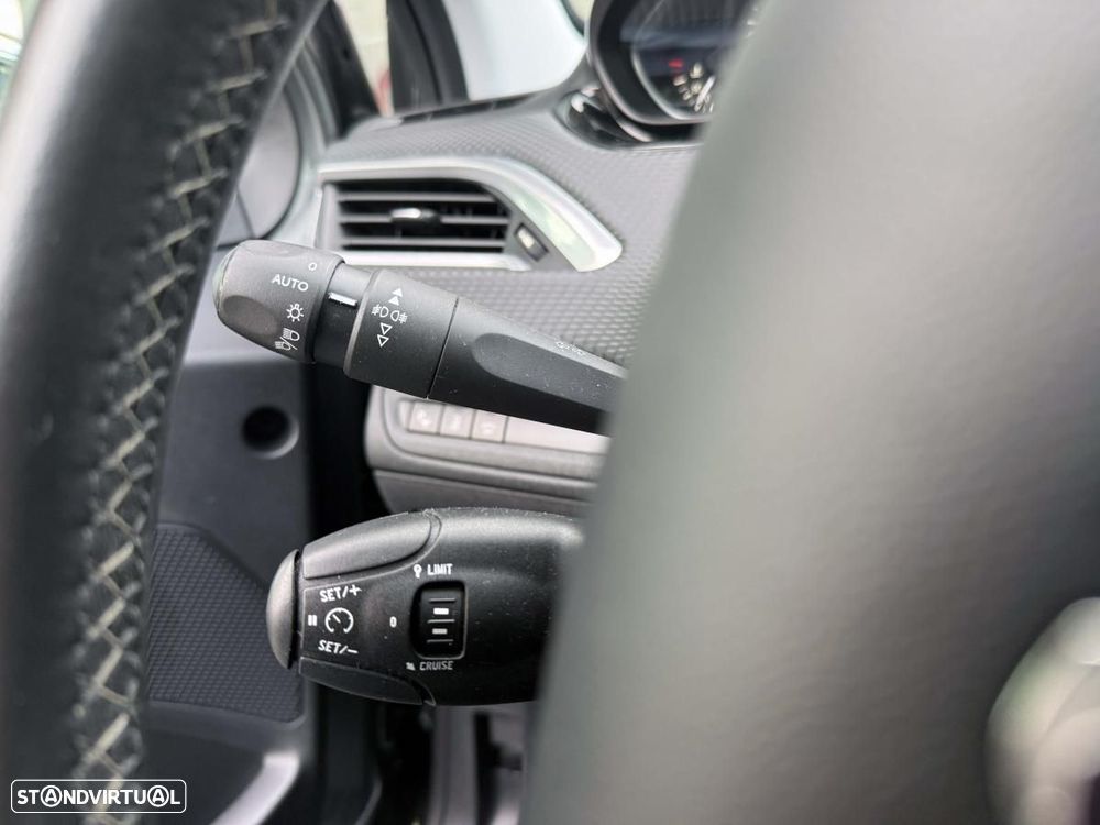 Peugeot 208 1.6 BlueHDi Allure - 40