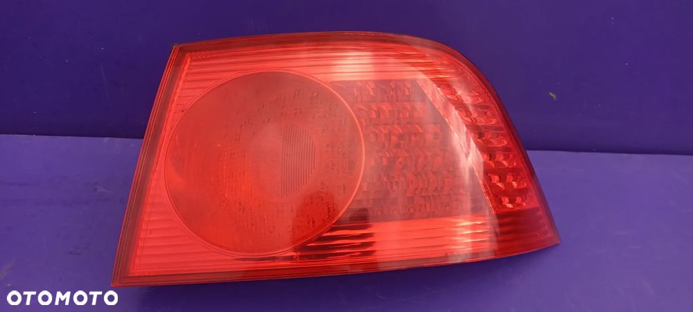 VW PHAETON LAMPA TYLNA W BŁOTNIK IDEALNA LEDY SPRAWNE - 3