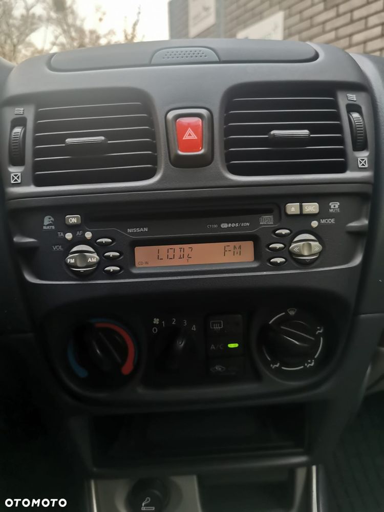 Nissan Almera - 23