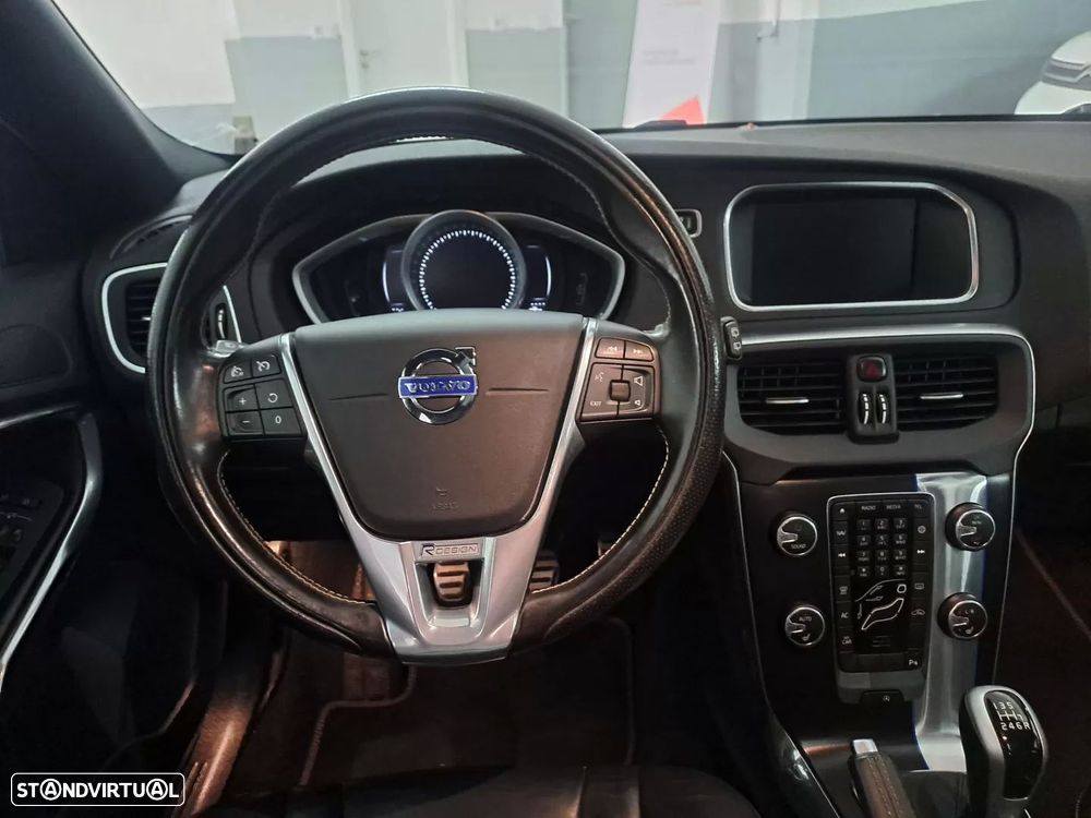 Volvo V40 2.0 D2 R-Design - 12