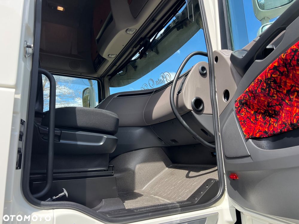 DAF XF 530 FT USZKODZONY SILNIK/PALI/JEŹDZI - 23