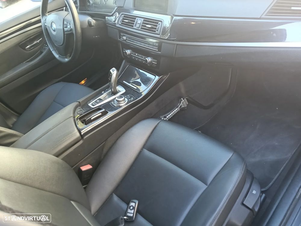 BMW 520 d Exclusive Auto 129g - 16