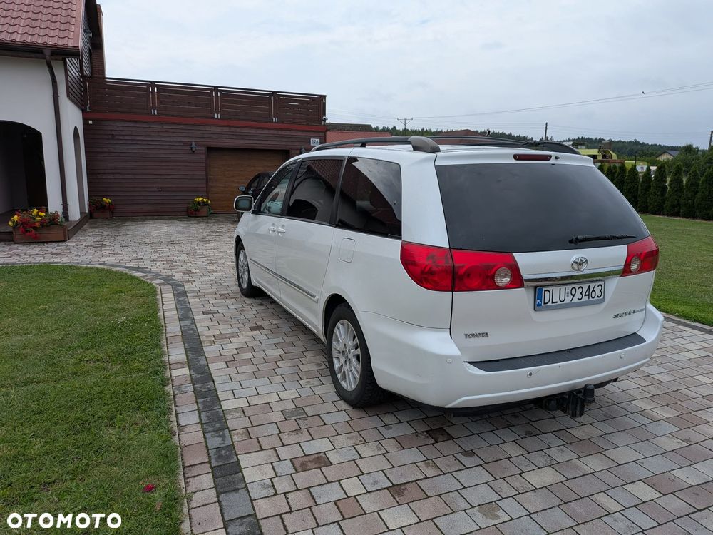 Toyota Sienna - 6