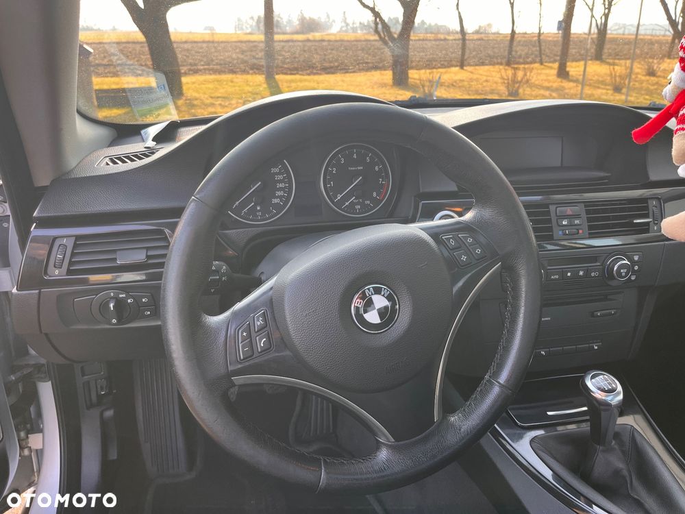 BMW Seria 3 325i - 7