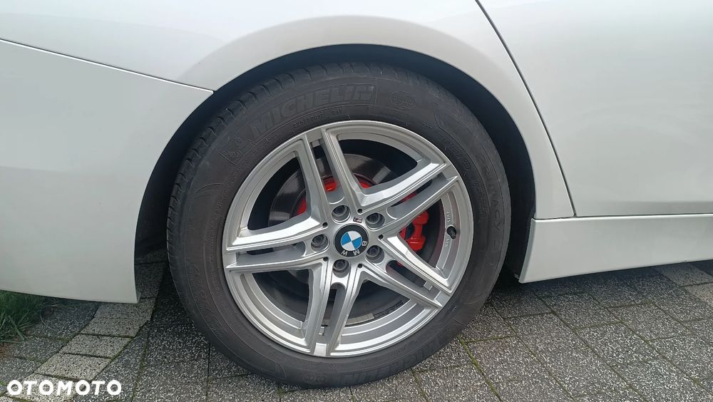 BMW Seria 3 320d Efficient Dynamics - 15