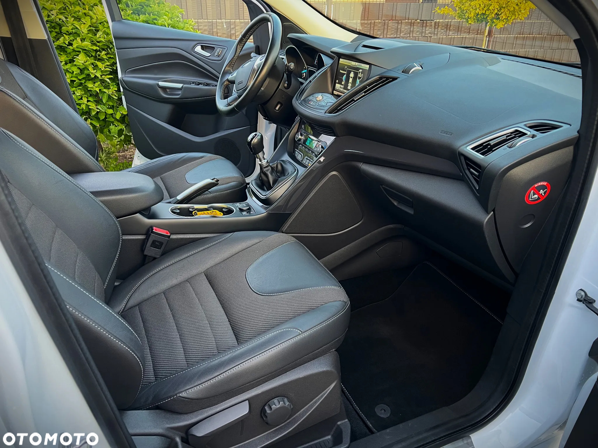 Ford Kuga 1.5 EcoBoost 2x4 ST-Line - 26