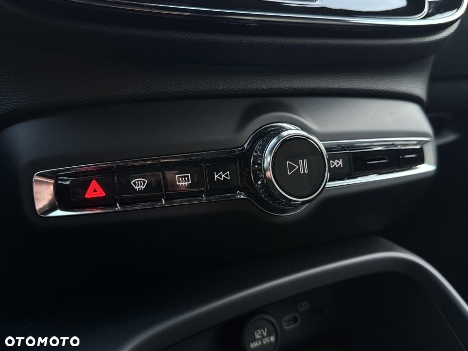 Volvo XC 40 - 22